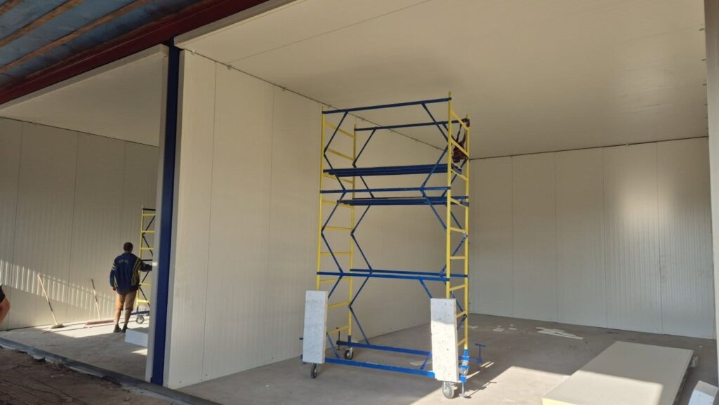 Сендвіч панелі монтаж